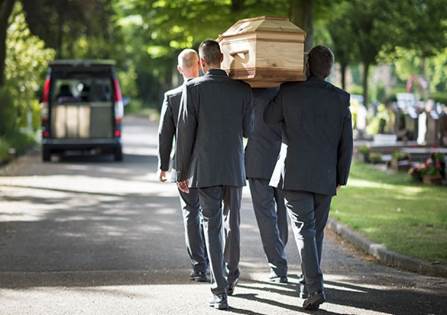 Une image contenant arbre, ext�rieur, personne, rue

Description g�n�r�e automatiquement